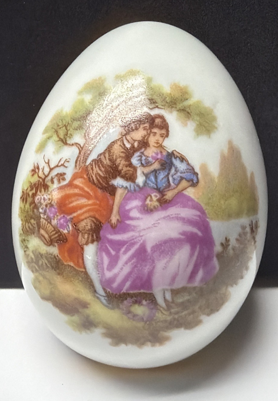 Vtg Limoges France Porcelain Egg Shaped Trinket Pill Box Victorian Couple Gold